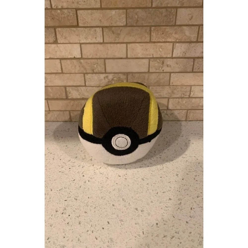 Pokemon Ultra Ball 5-Inch Pokeball Plush - B19
